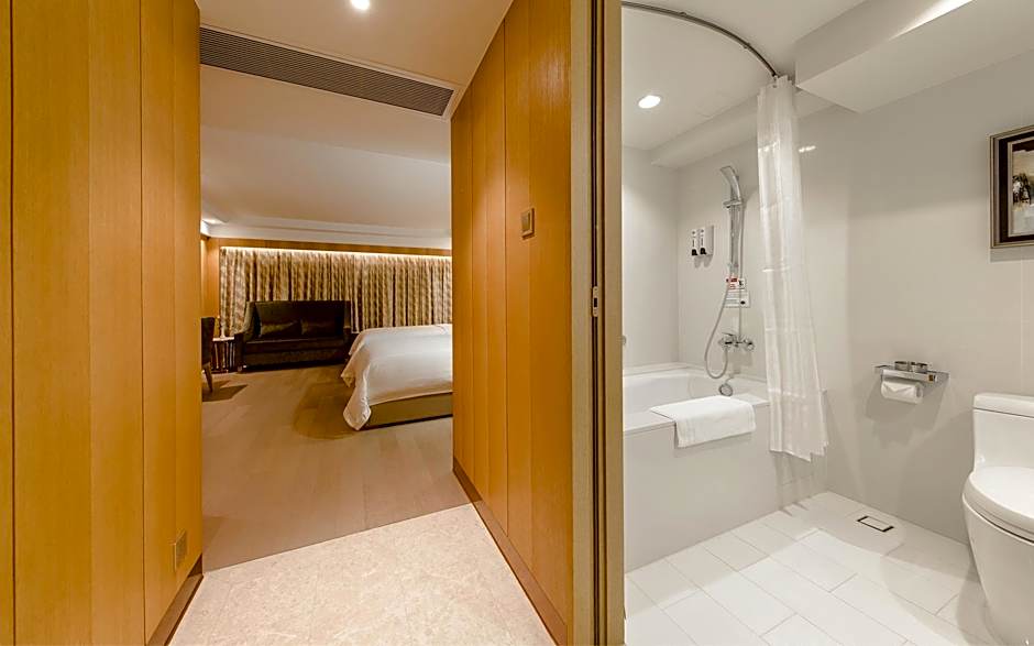 Royal Dragon Hotel
