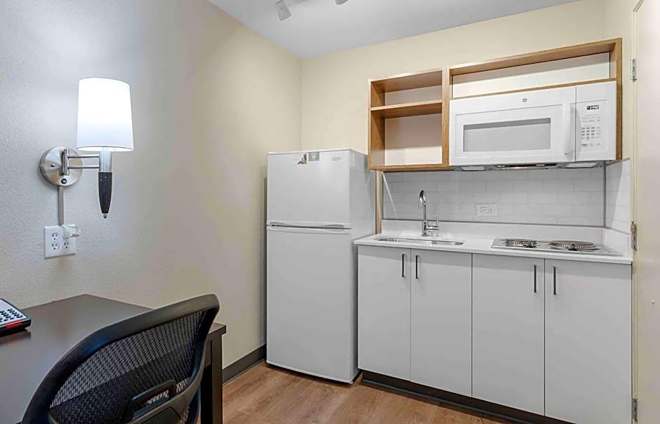 Extended Stay America Suites - San Francisco - San Mateo - SFO
