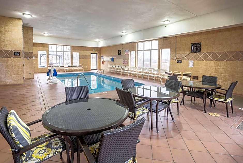 Super 8 by Wyndham Big Rapids