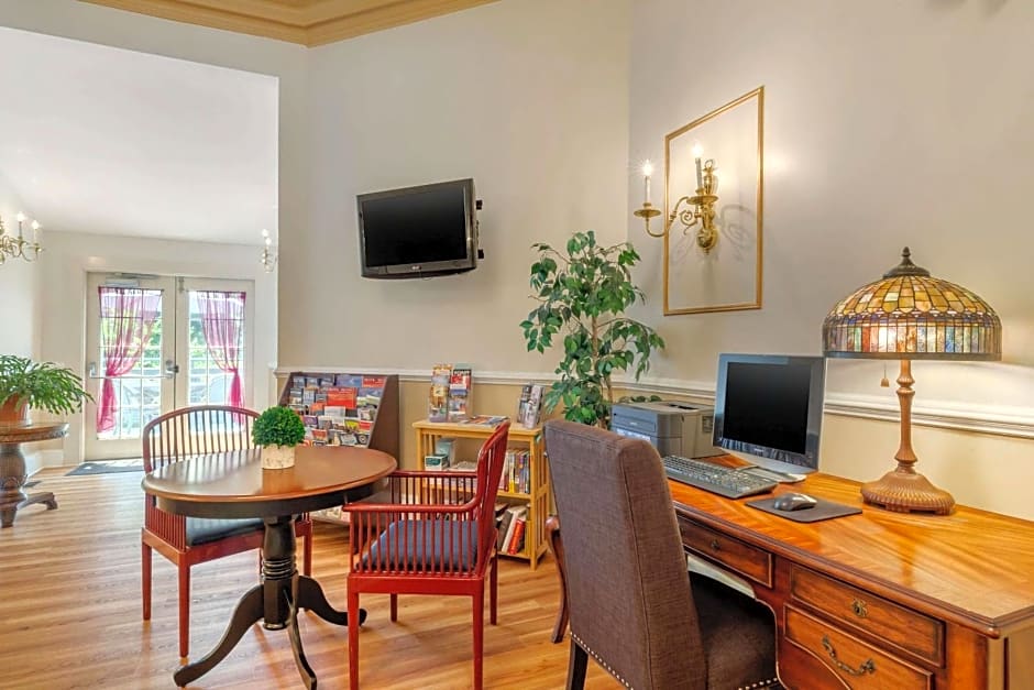 The Carriage House Inn Newport, Ascend Hotel Collection