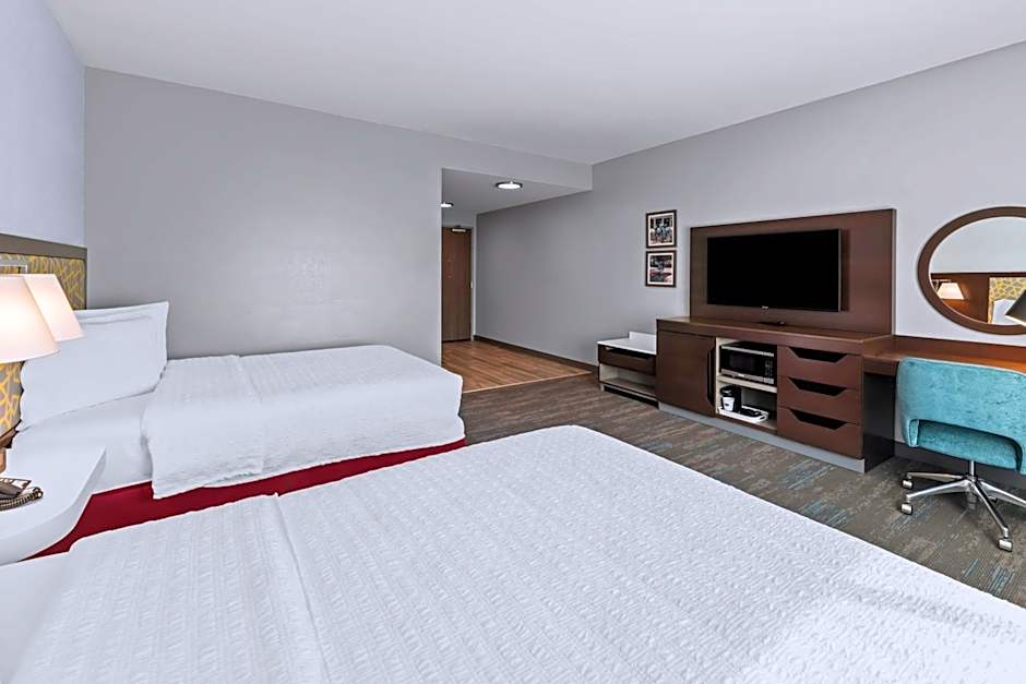 Photo 1 of 4 of 1 Queen Bed, Mobility Accessible, Bathtub