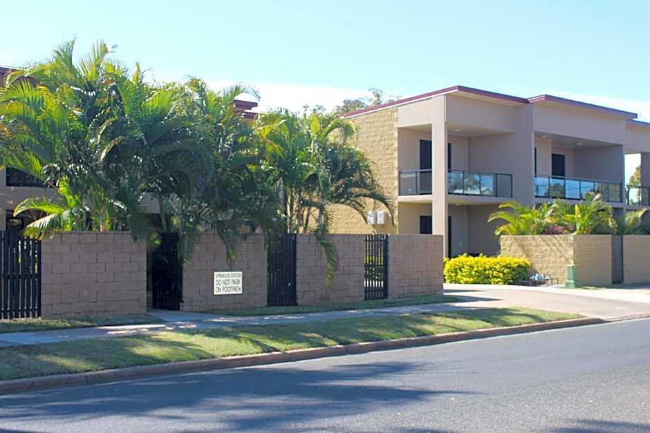 Western Gateway Motel and Apartments