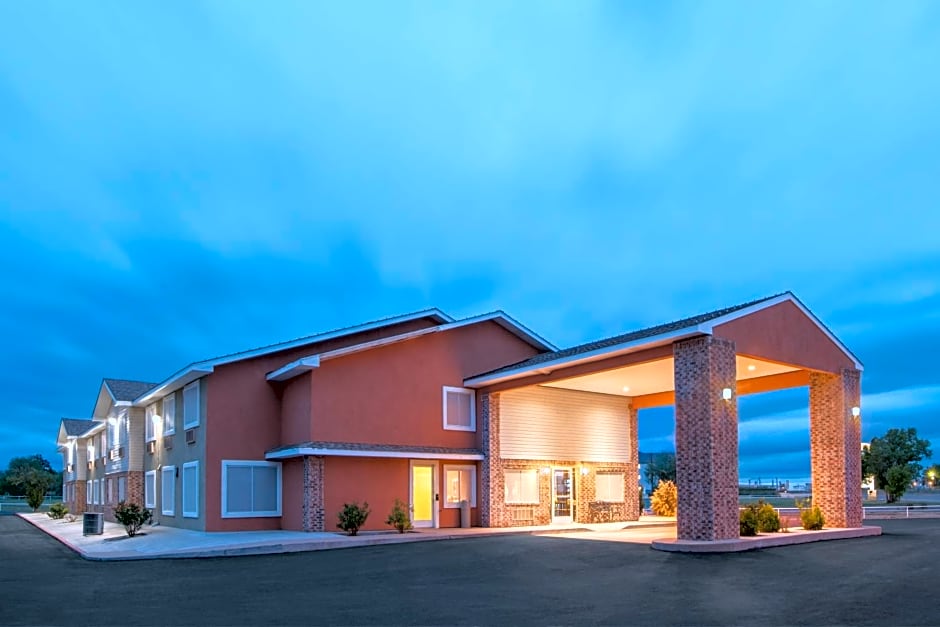 Super 8 by Wyndham Portales