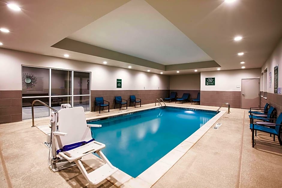 La Quinta Inn & Suites by Wyndham Dallas Northeast - Arboretum