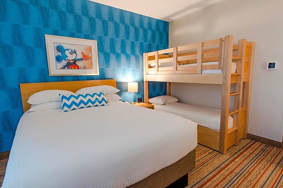 Howard Johnson by Wyndham Anaheim Hotel & Water Playground