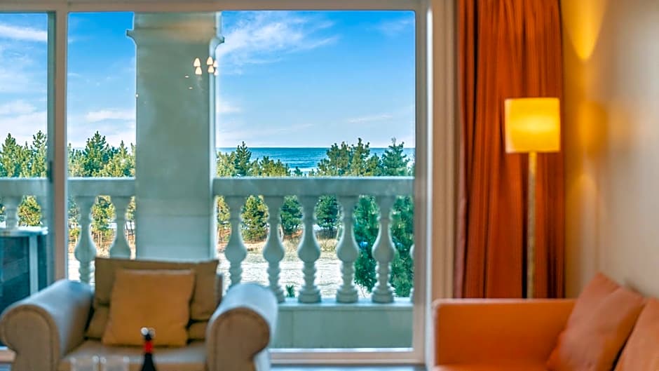 Yangyang Golden Bay Pension