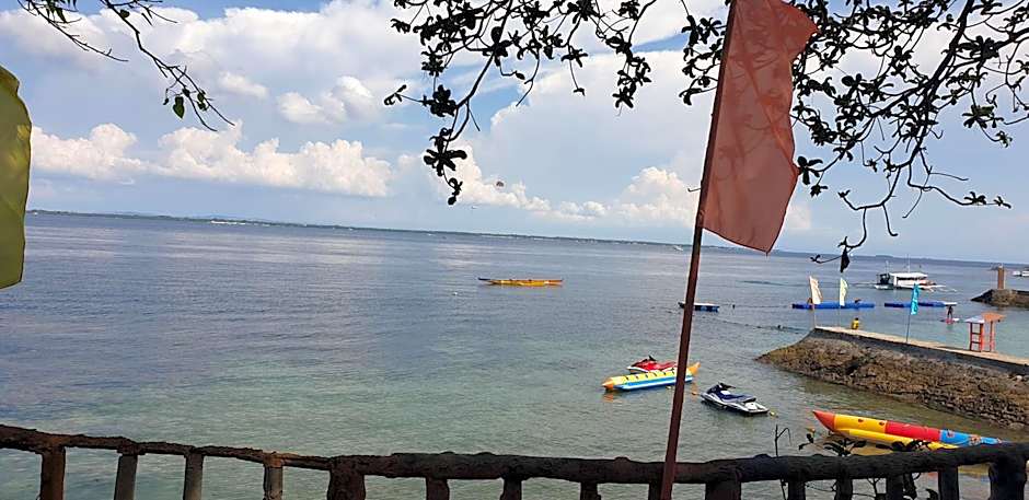 Mactan Newtown Condo with Garden and Ocean View 8NEWTOWN BLVD