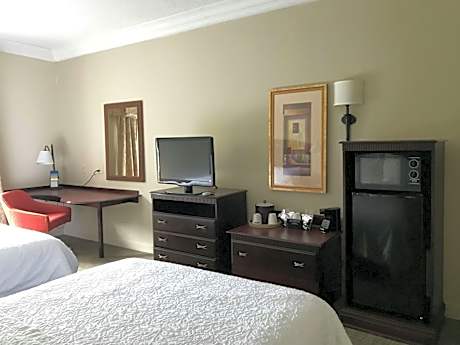 Room with Two Queen Beds - Non-Smoking