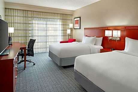 Queen Room with Two Queen Beds and Courtyard View