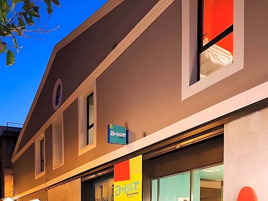 Amistat Beach Hostel