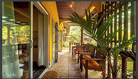 Effies Mountain View Villa gecko Villa