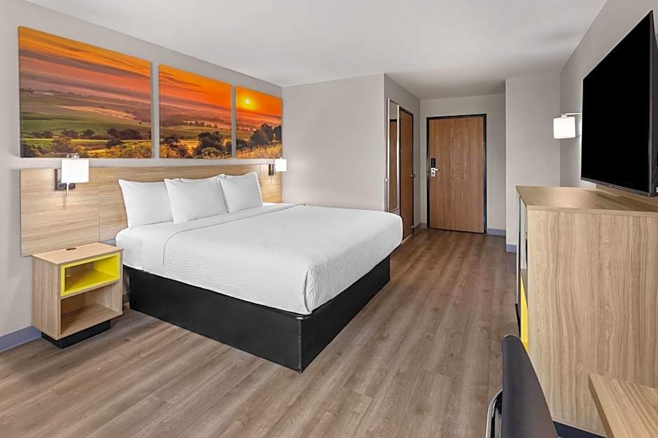 Days Inn by Wyndham Mankato