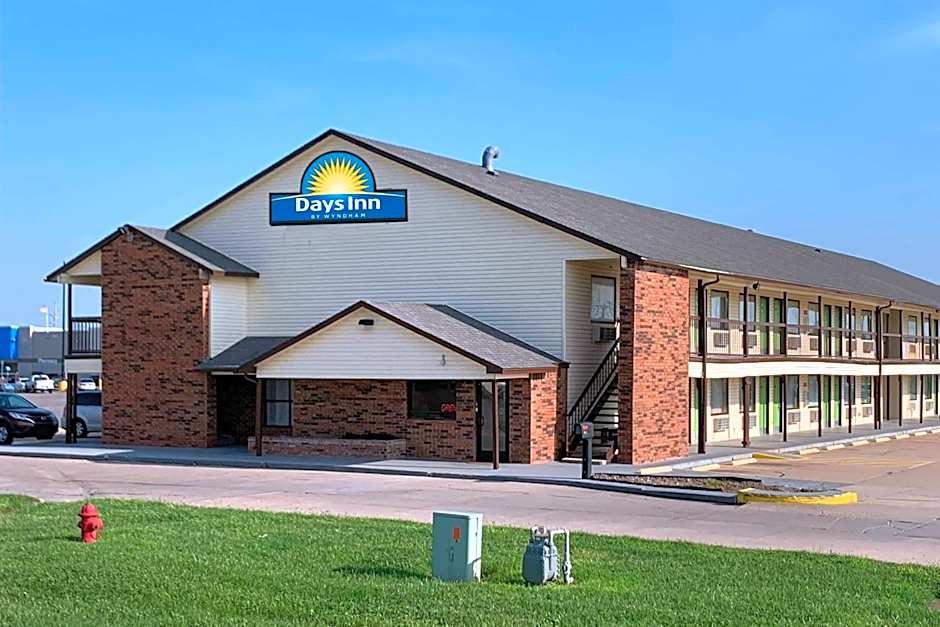 Days Inn by Wyndham Pratt