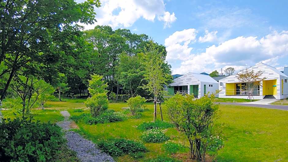 Holiday House Green Garden