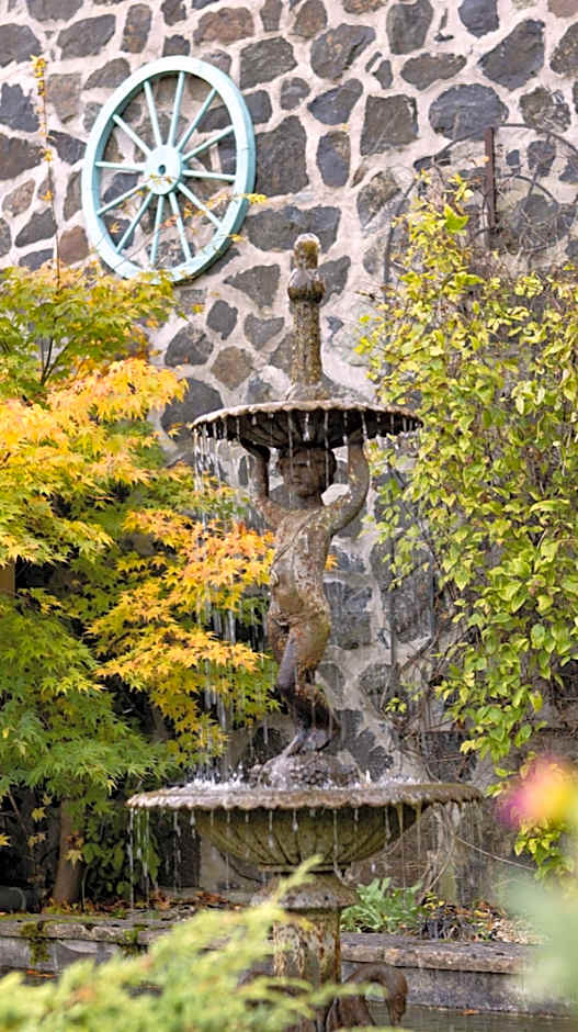 The Steadings Log Cabins