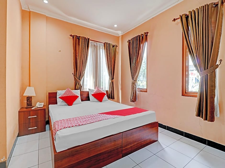 OYO 90475 Mirda Gratia Hotel