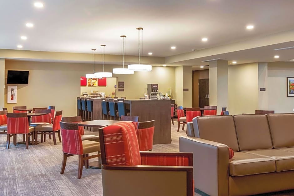 Comfort Suites Wooster near University Campus