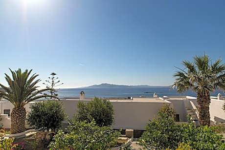 Studio with Sea View and Balcony (2 Adults)