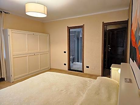 Classic Quadruple Room