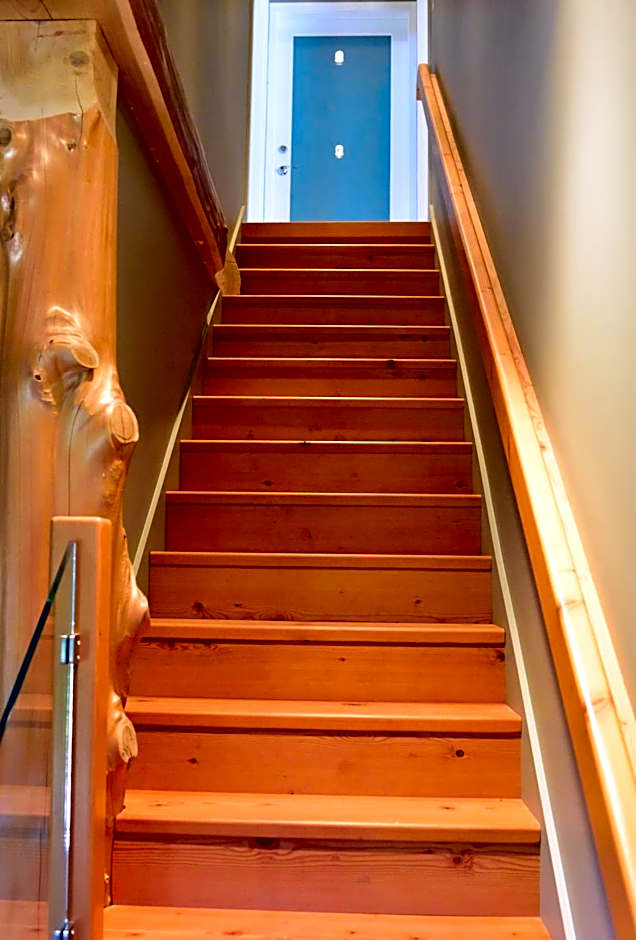 The Rockwell-Harrison Guest Lodge