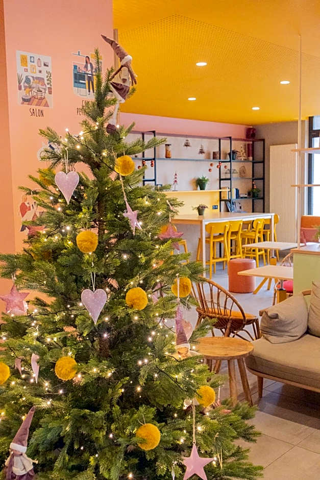 PAUL & PIA - Welcome Home Hotel