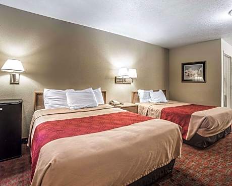 Queen Room with Two Queen Beds - Non-Smoking