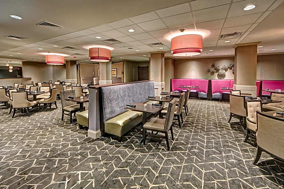DoubleTree By Hilton Decatur Riverfront
