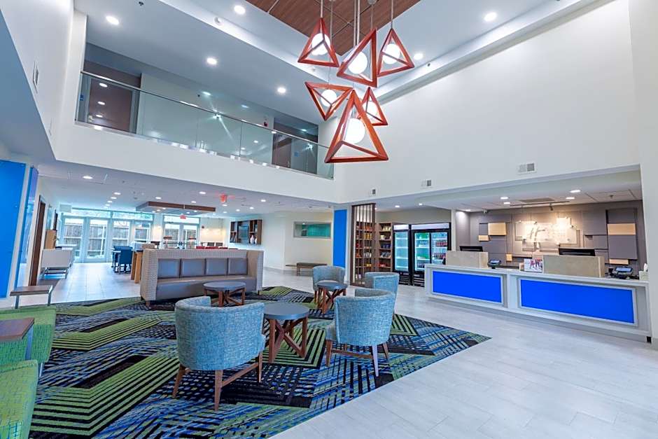 Holiday Inn Express & Suites Arlington North Stadium Area By IHG