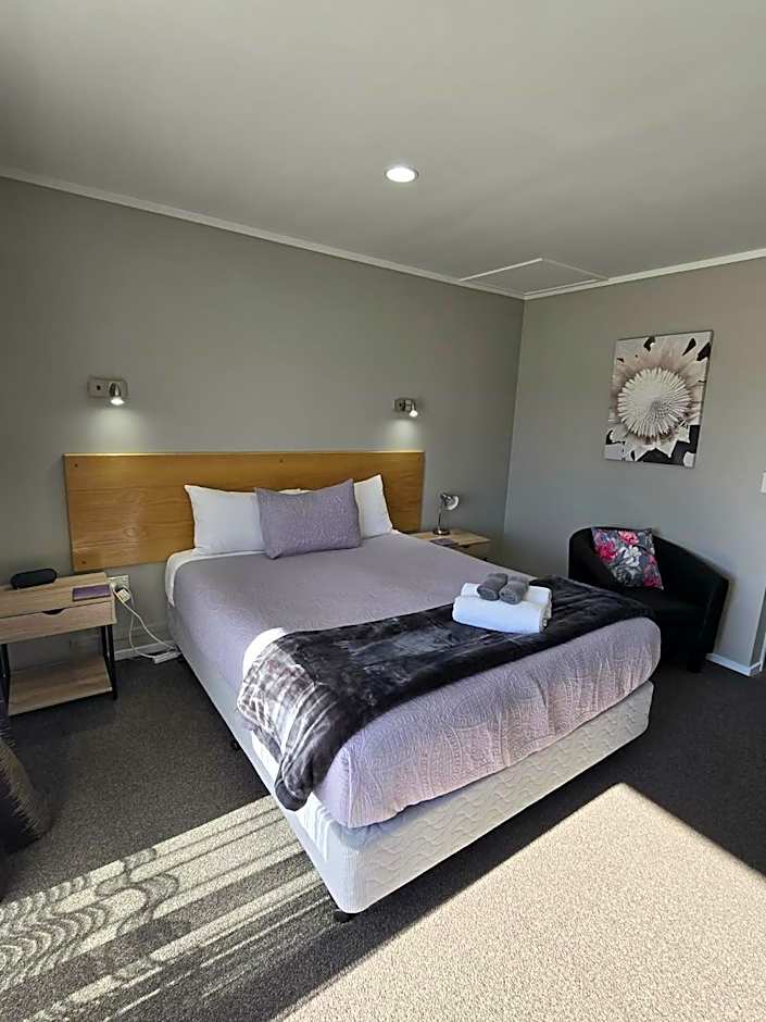 Commodore Court Motel