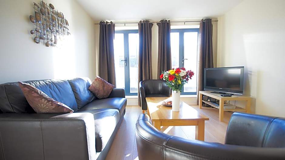 Crompton Court Apartments