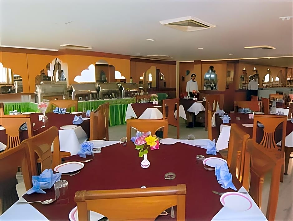 Hotel Raj Vilas Place