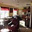 Howard Johnson by Wyndham Grand Prairie Near Lone Star Park
