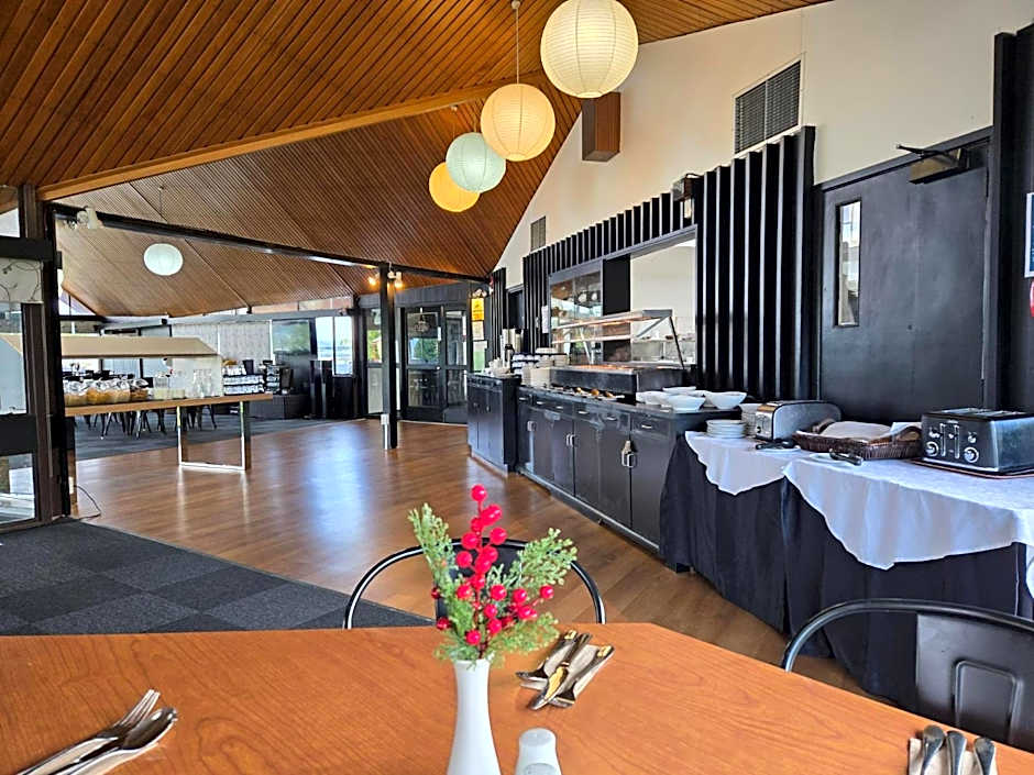 Fiordland Hotel
