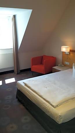 Comfort Room with River View