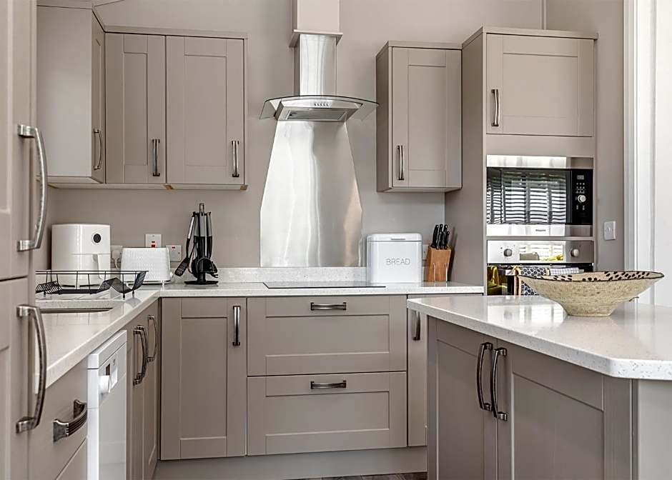 Charlesworth Lodges