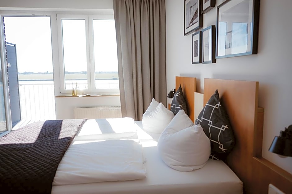 Hotel Rheinpromenade8