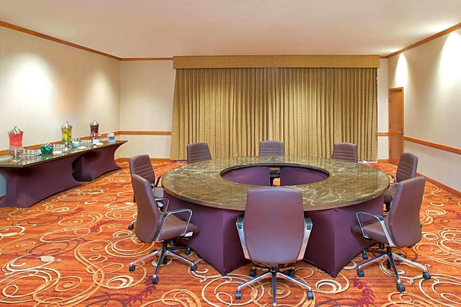 Sheraton Minneapolis West Hotel