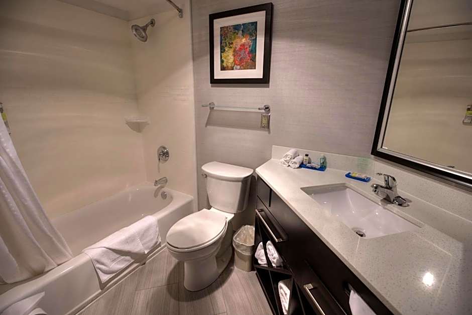 Holiday Inn Express Janesville-I-90 & US Highway 14 By IHG