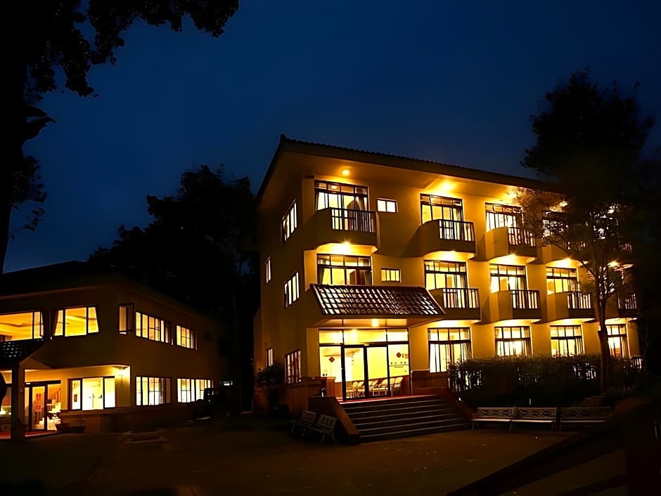 Hu Shan Hot Spring Hotel