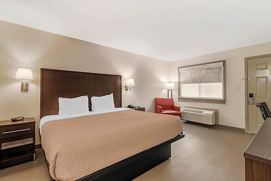 Quality Inn & Suites I-10 Near Fiesta Texas