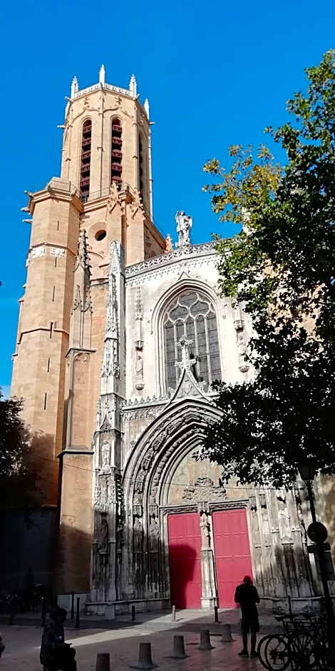 Sweet Home studio Aix en Provence, terrasse, piscine, resto,