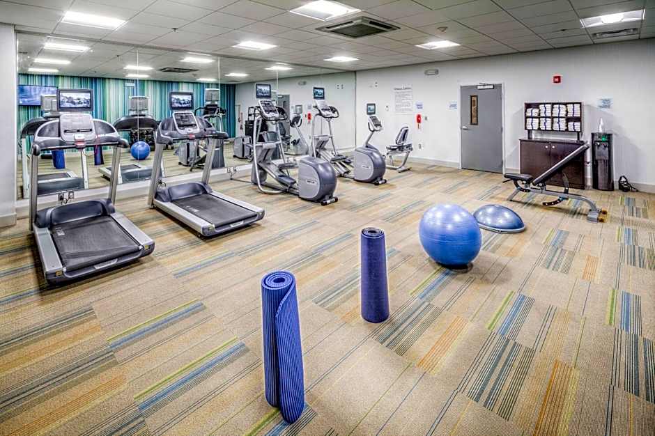 Holiday Inn Express & Suites Cleveland/Westlake By IHG