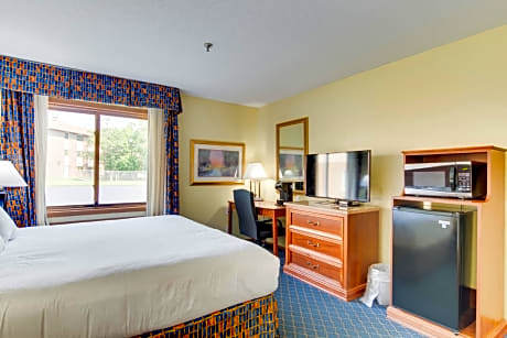 Standard Queen Room