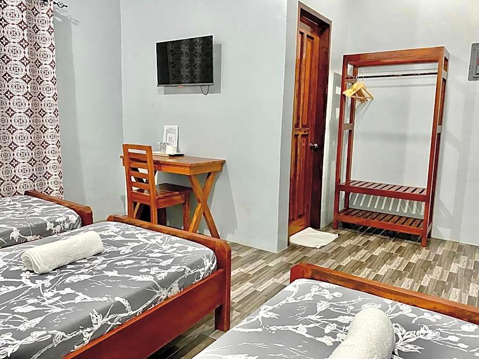 RedDoorz at Gracia's Calzada Inn Camiguin