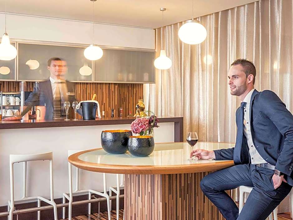 Mercure Paris Bercy Bibliotheque