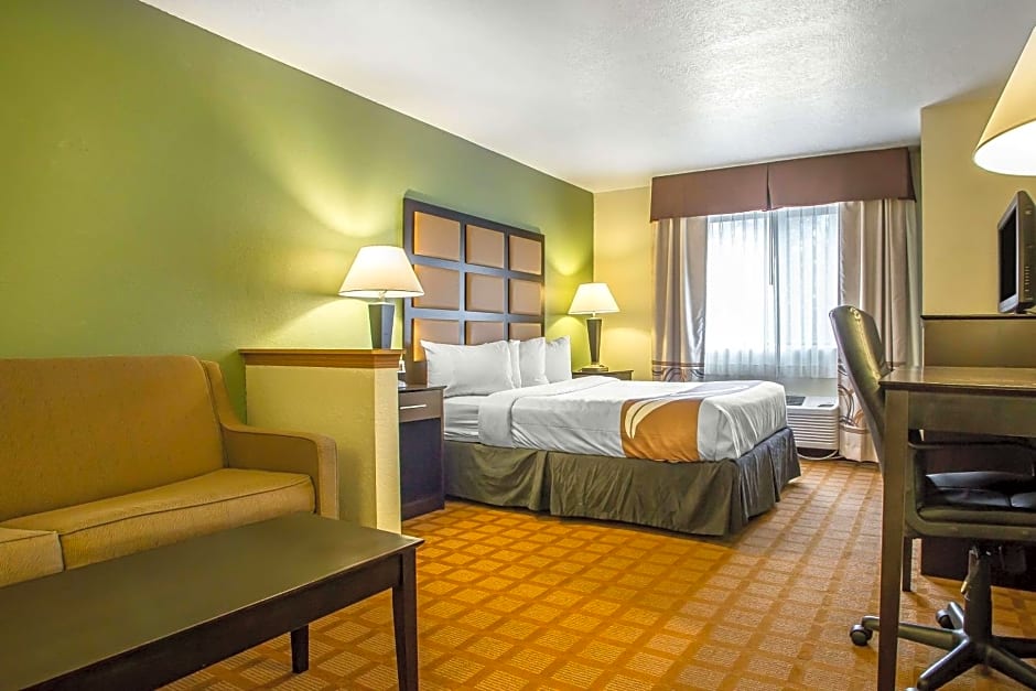 Quality Inn & Suites Marinette