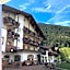 Alpine Touring Hotel-petfriendly
