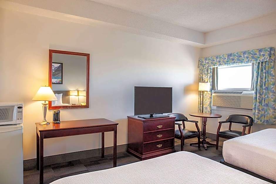 Days Inn & Conference Centre by Wyndham Camrose Norsemen