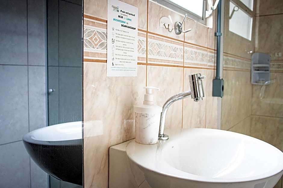 Esquina 8 Suítes Confort & Hostel