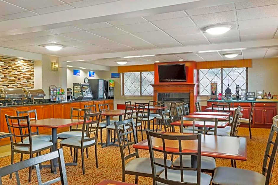 Best Western Plus The Inn At Sharon/Foxboro